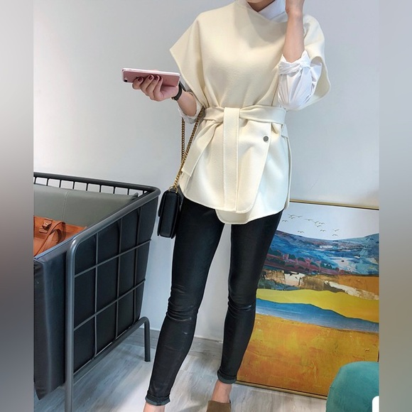 SOLD- Cashmere wool cape in cream white - Picture 1 of 6